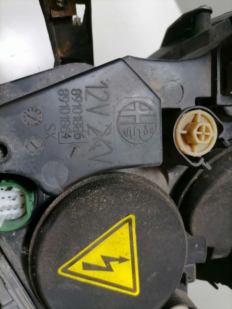 Alfa Romeo Mito original Xenonscheinwerfer vorn links etwas vergilbt Bj.2008